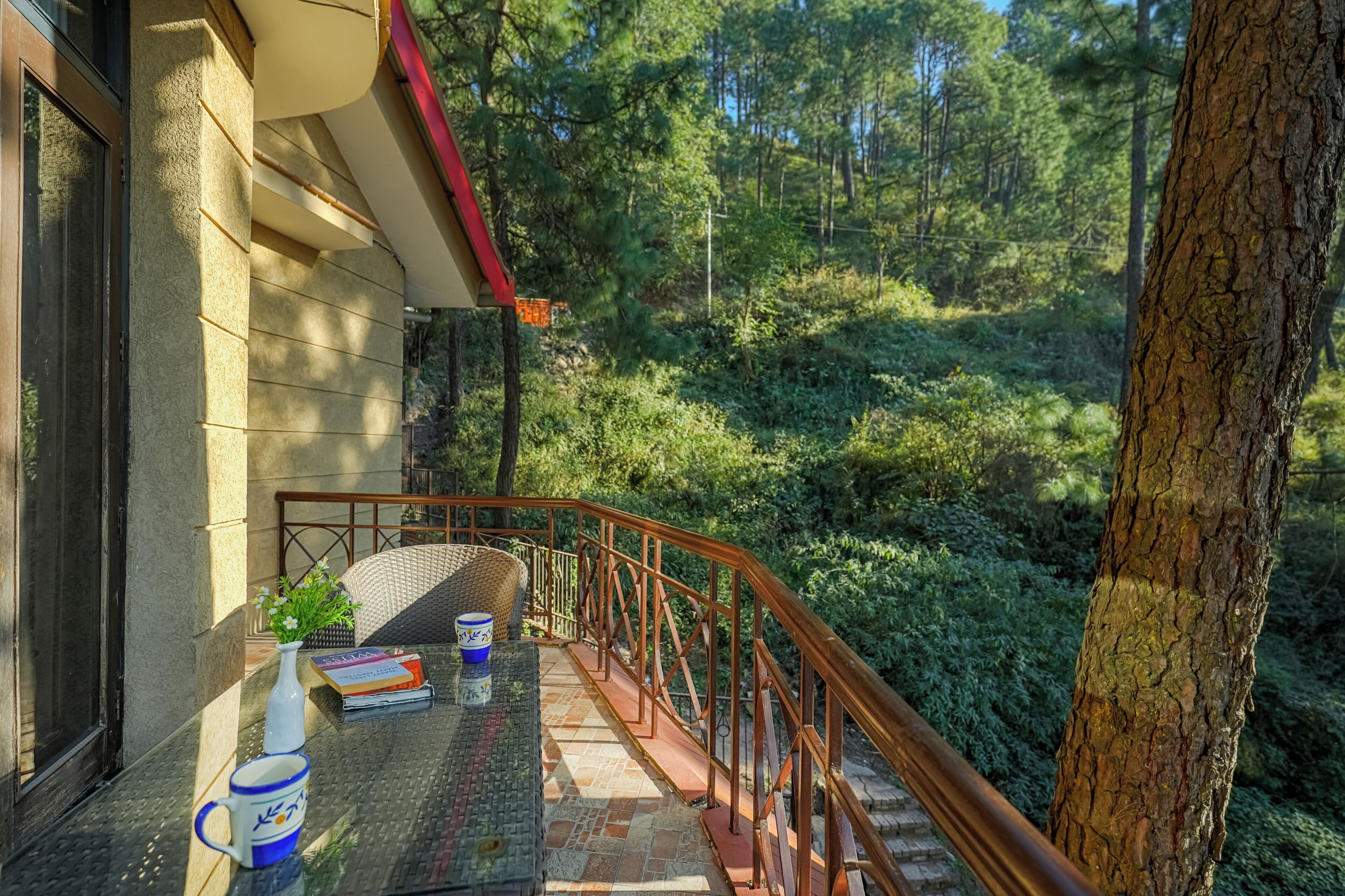 Deluxe Villa, Balcony, Garden View | Outdoor dining