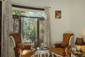 Deluxe Villa, Balcony, Garden View | Interior - Alaya Stays 3BHK Golden Meadow Villa (Kasauli)
