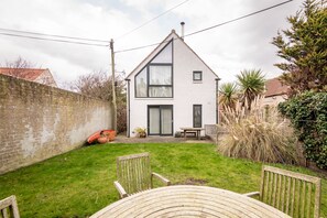 Outdoor dining - Juniper Cottage | Elie (Elie)