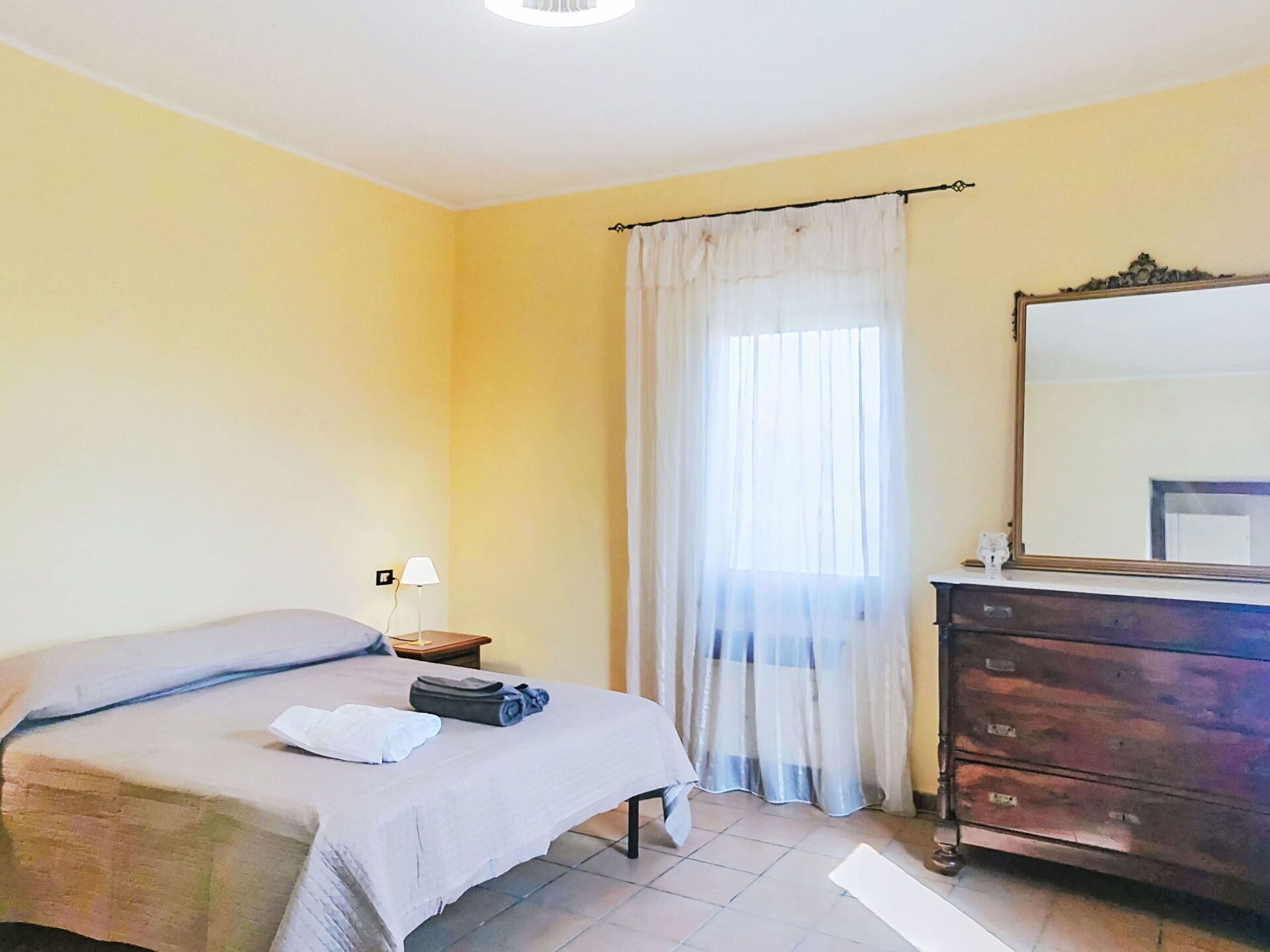 Fussboden, Flooring, Interior Design, Decke, Schlafzimmer, Möbel, Zimmer, Zuhause, Bett, Bettdecke