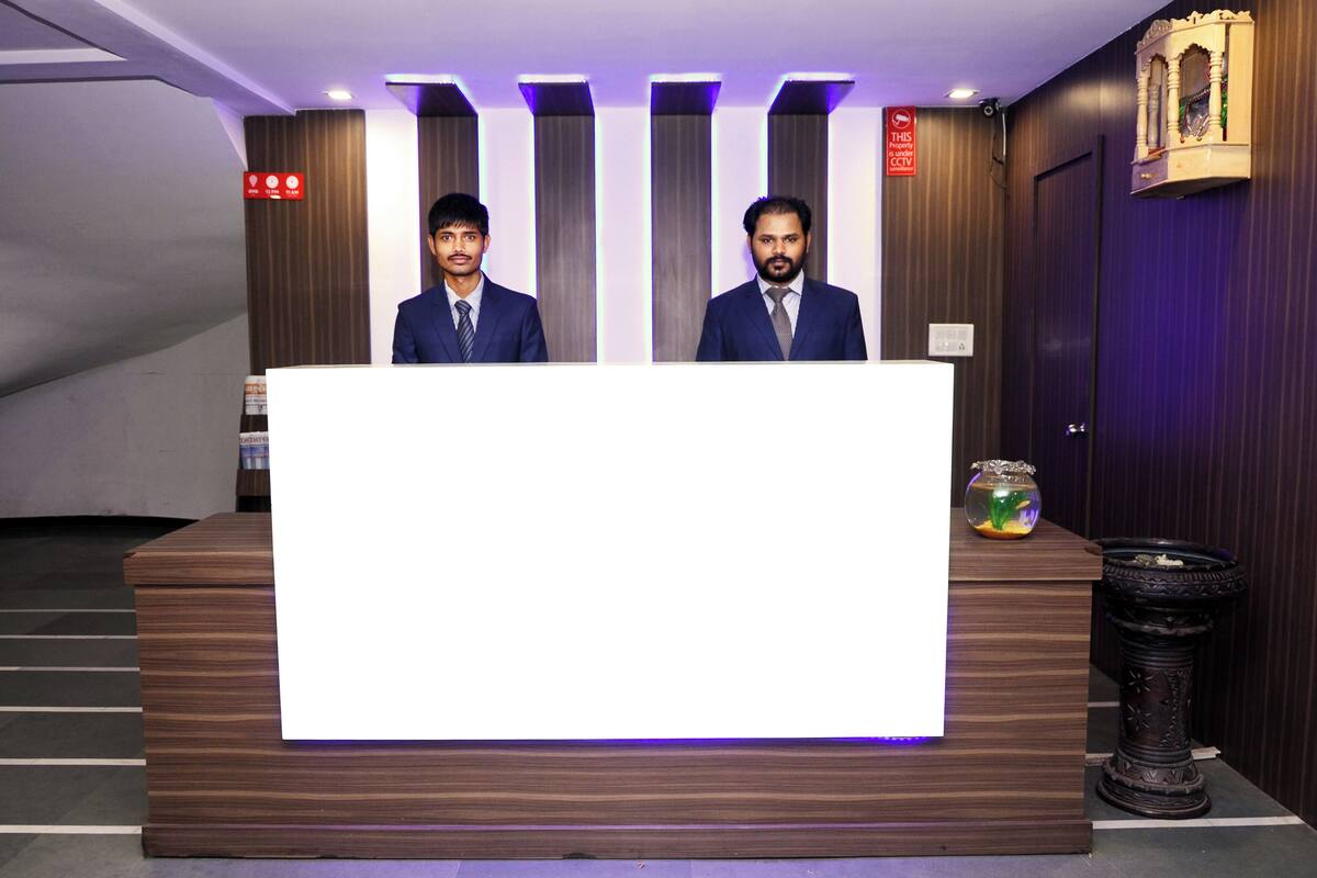 Camera Deluxe | Hall