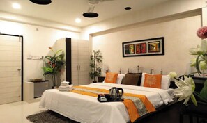 Presidential Suite | Free WiFi, bed sheets - Hotel Crown (Rajkot)