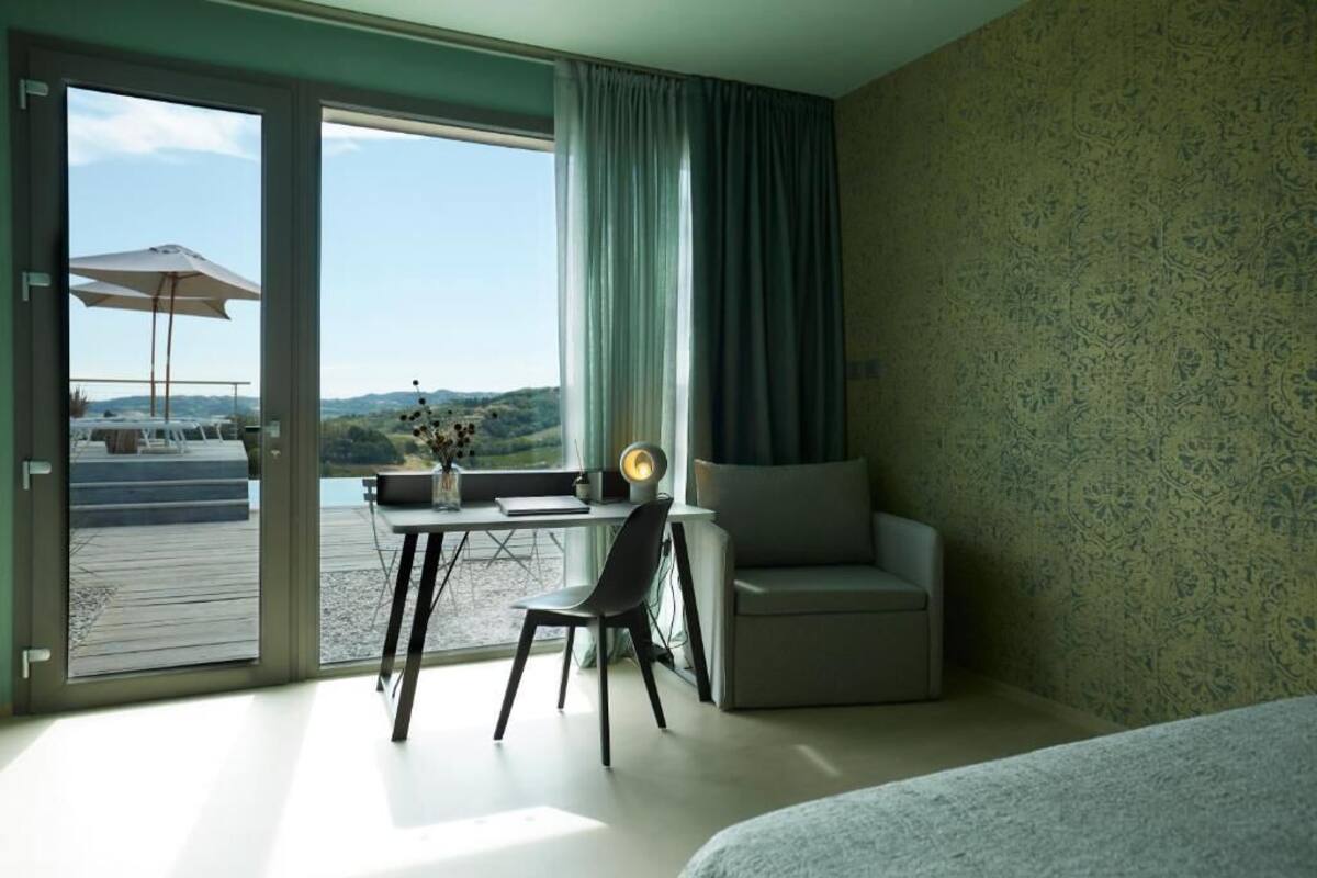 Deluxe Double Room, Pool View