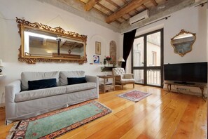 Living area - Lovely Trastevere Loft (Rome)