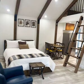 Room - Perfect Studio - Walking distance of Lava Hot Springs Pools (Lava Hot Springs)