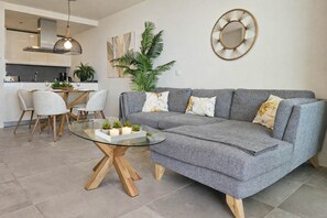 TV - Seaview Apt at Higueron Resort (Fuengirola)