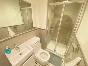 Apartment, 1 Bedroom, City View | Bathroom - Essex Studio Retreat - Flat 4 (Chelmsford)