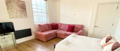 Apartment, 1 Bedroom, City View