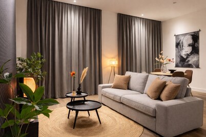 Fully equipped 2-bedroom apartment in Tilburg with Wi-Fi, kitchen, and private bathroom.
