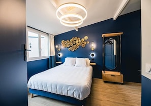 Deluxe Double Room, Courtyard View | Desk, laptop workspace, free WiFi - Hôtel Saint Christophe (Houdan)