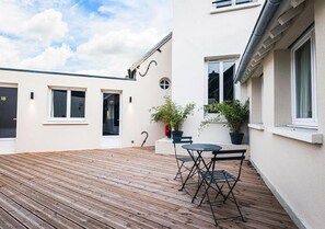 屋外ダイニングエリア