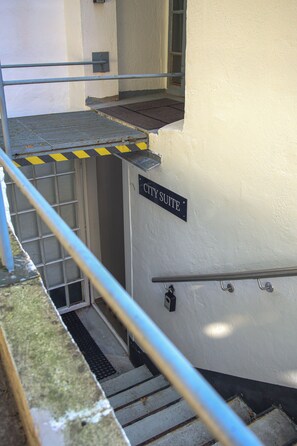 Exterior detail - Urban & stylish City Suite | With feel-good factor - Well connected - With garage (Meidling)