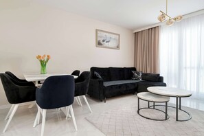 Een televisie en een kantoor