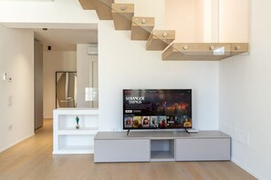 Interior - Centrally located elegant residence with balcony (Verona)