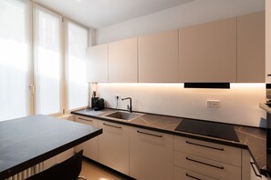 Microwave, dishwasher - Centrally located elegant residence with balcony (Verona)
