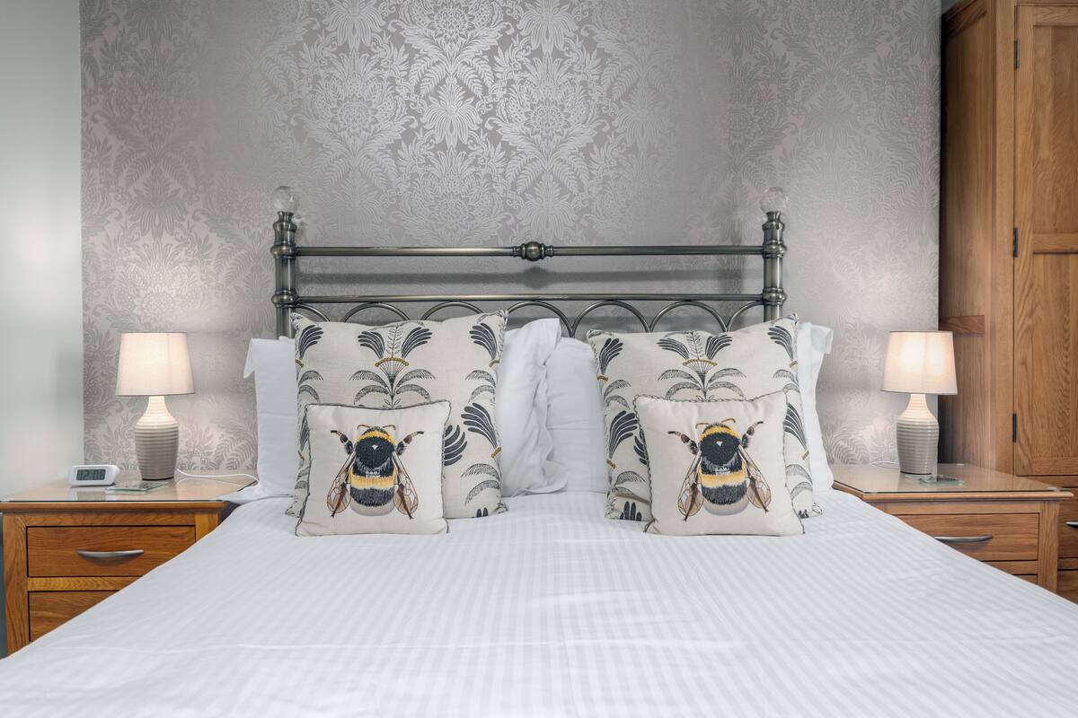 Classic Double Room, Partial Ocean View