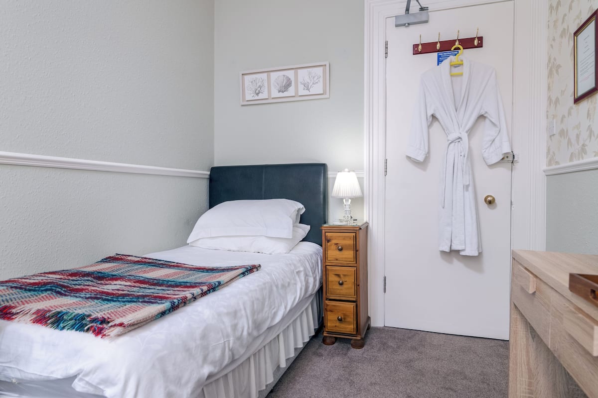 Classic Single Room, City View