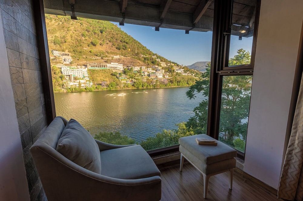 Sojourn By the Lake - Boutique Hotel