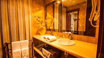 Dobbeltrom – superior, balkong, byutsikt | Bad