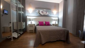 Kamar Double atau Twin, balkon, pemandangan kota