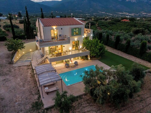 Elia country villa 5BR 5BA with Private Pool