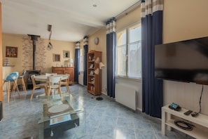 TV - Holiday Home "Up to 8 Guests" with Terrace (Mers-les-Bains)