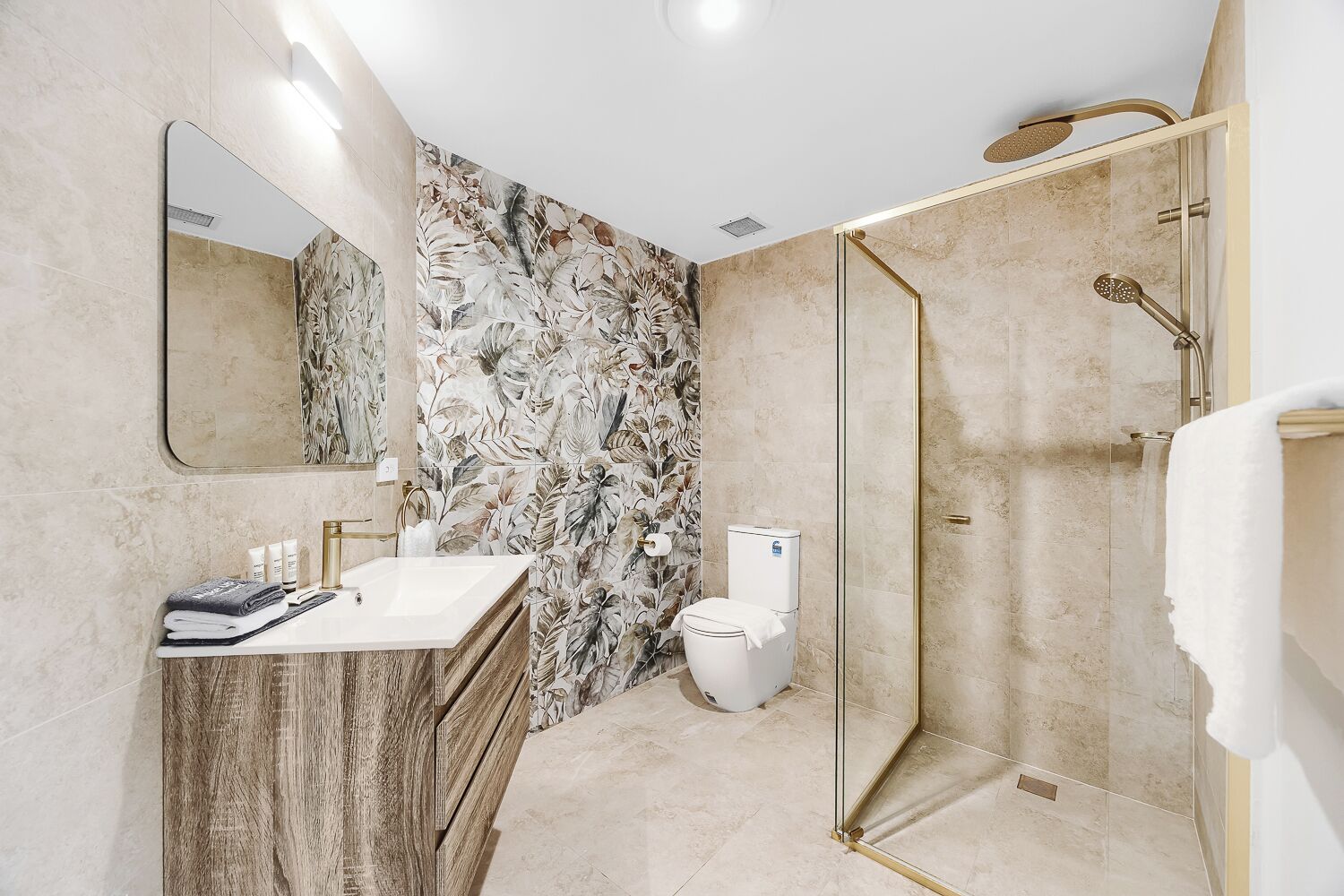 Luxury Double Room, 1 King Bed | Bathroom