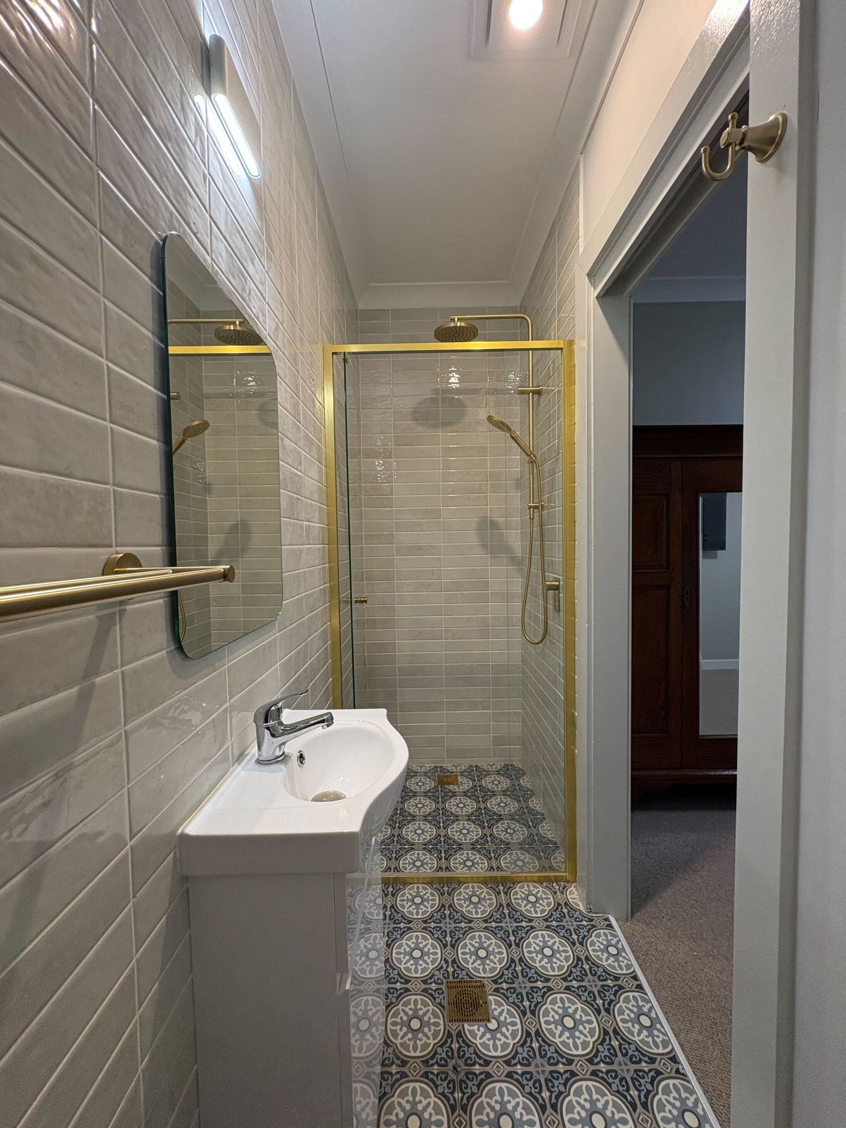 Family Suite, 2 Bedrooms | Bathroom