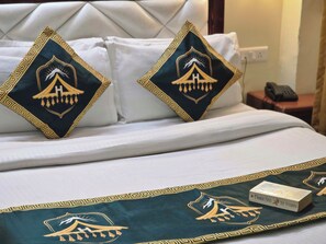 Club Room - Kavin Uphar - The Mall (Shimla)