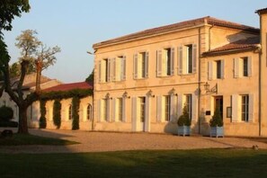 Exterior - Domaine Rollan de by (Bégadan)