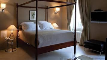 Suíte, vista para o jardim