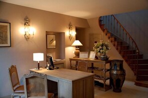 Lobby - Domaine Rollan de by (Bégadan)