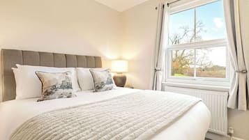 3 bedrooms, iron/ironing board, travel crib, WiFi