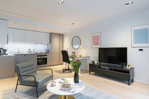 Superior Apartment, 1 Bedroom, Non Smoking, City View | Living area - Urban Chic - Aird House (London)