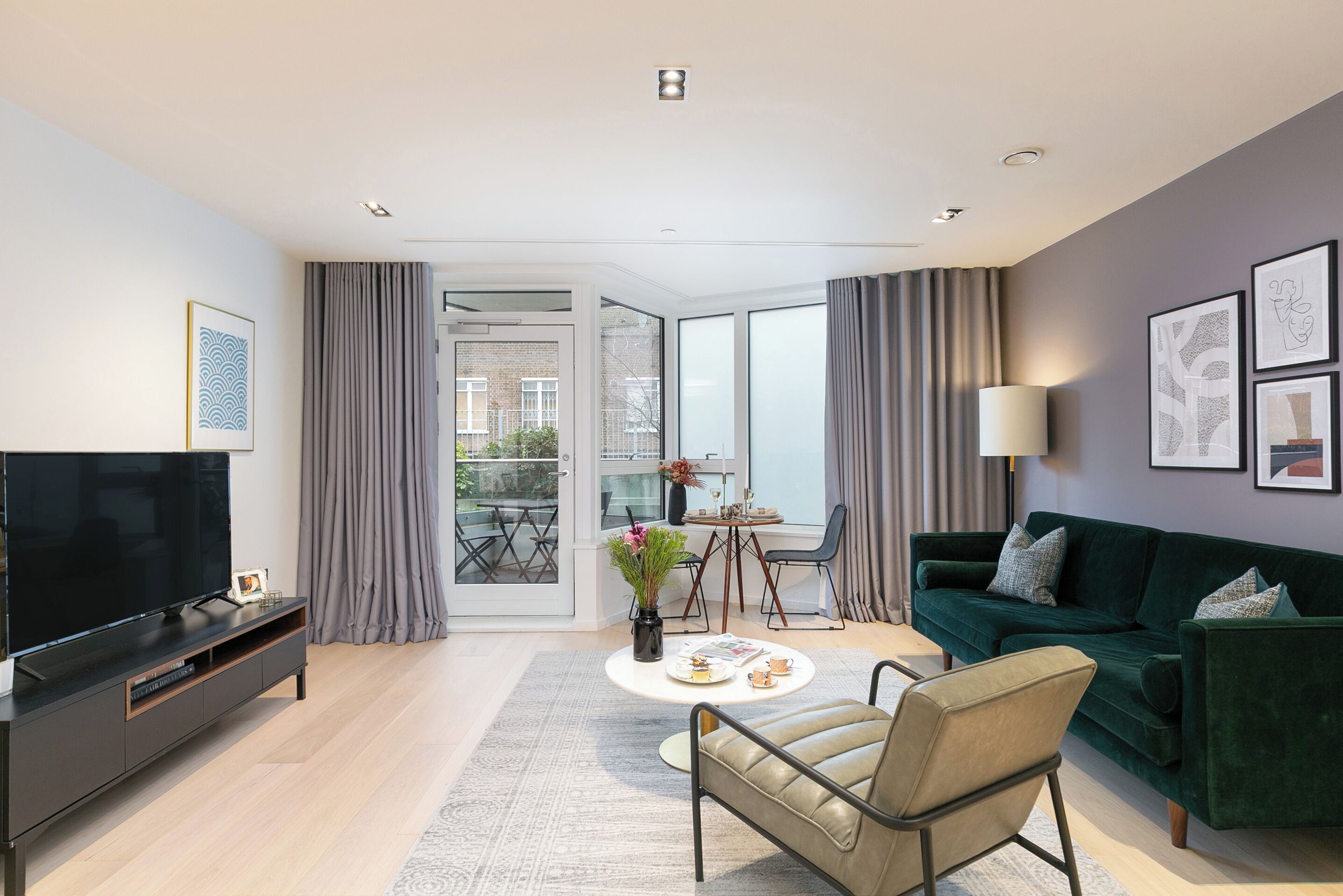 Superior Apartment, 1 Bedroom, Non Smoking, City View | Living area