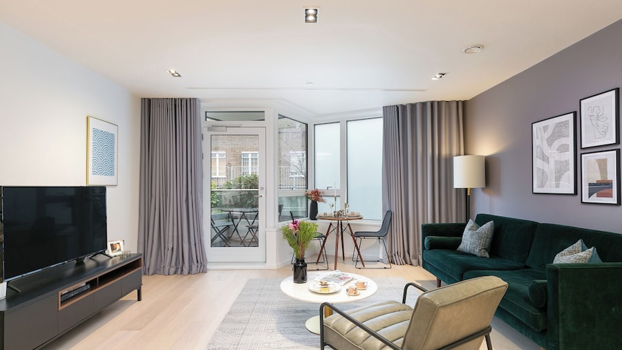 Urban Chic - Aird House