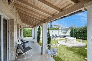 Villa, 2 habitaciones, patio, vista al jardín | Terraza o patio