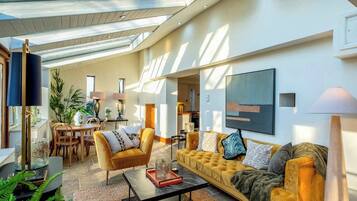 TV, fireplace, offices