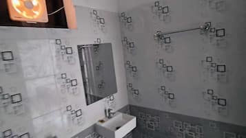 Familierom, parkutsikt | Bad