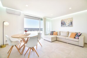 Interior - Cozy 1-bedroom apartment in beautiful Portimão with AC (Portimão)