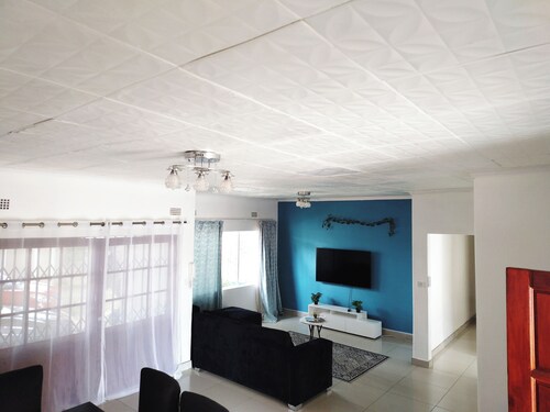 Quaint secure 3-bedroom house with AC in charming Gaborone