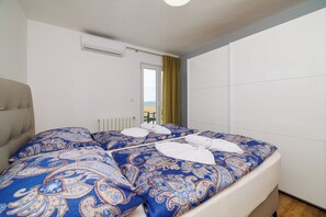 4 bedrooms, free WiFi, bed sheets - Exclusive 180 m² villa with pool, billiards, 4 bedrooms and fantastic sea views (Crikvenica)