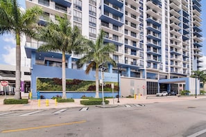 Apartment (2 Bedrooms) | Interior - Steps to Dtwn Doral Park: Modern Group Retreat! (Miami)