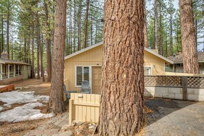 House (3 Bedrooms) | Interior - Hot Tub, 1 Mi to Beach: South Lake Tahoe Home! (South Lake Tahoe)