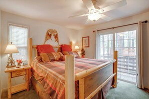 Interior - Extended Stay in South Lake Tahoe! Home w/ Hot Tub (South Lake Tahoe)