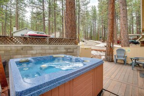House (3 Bedrooms) | Interior - Hot Tub, 1 Mi to Beach: South Lake Tahoe Home! (South Lake Tahoe)