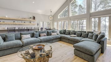 House (Multiple Bedrooms) | Front of property