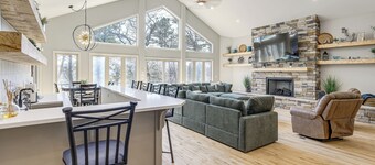 Hot Tub & Games Galore! Greers Ferry Lake Home