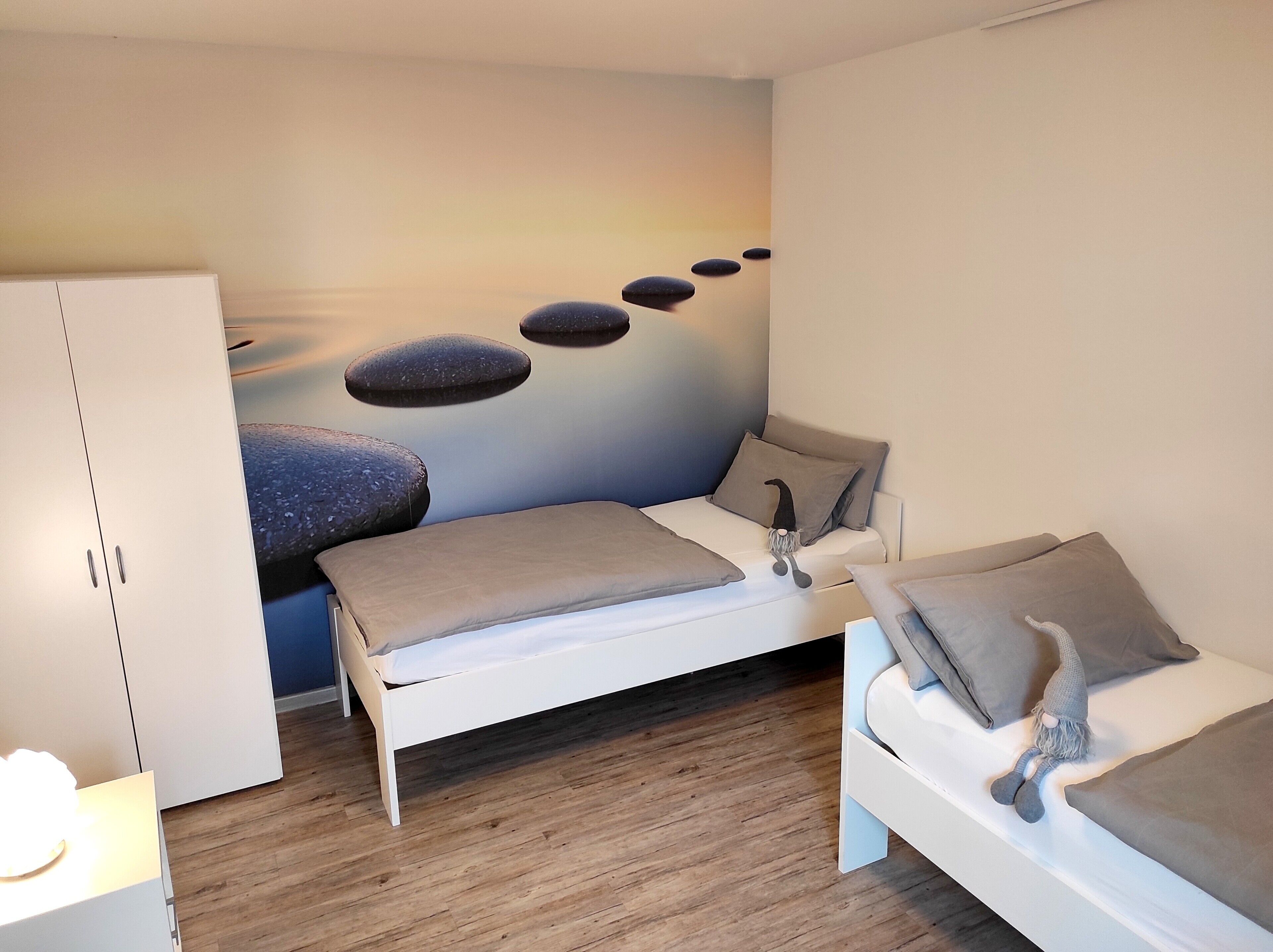 2 bedrooms, iron/ironing board, WiFi