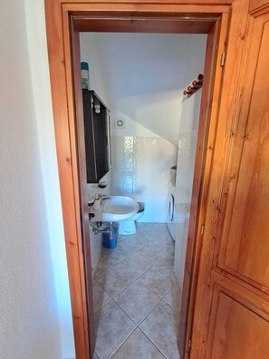 Bathroom - Vrbo Property (Santeodoro)